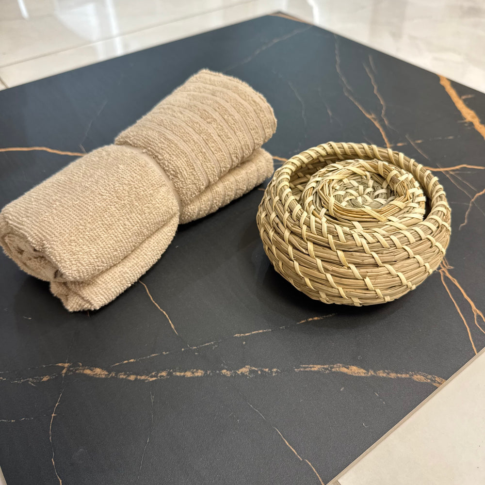 Atlantis Black Gloss 60x60